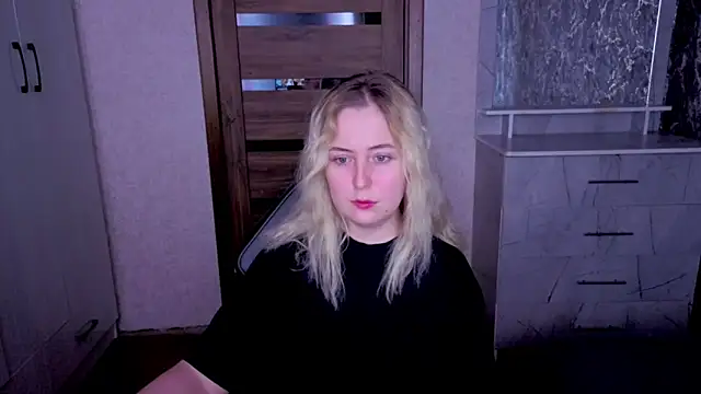 Kristy-Max online show from June 21, 9:09 pm