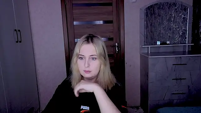 Kristy-Max online show from February 22, 10:55 pm