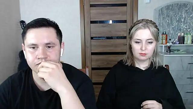 Snapshot of Kristy-Max chatting on March 2, 10:13 pm Kristy-Max online show from March 2, 10:13 pm