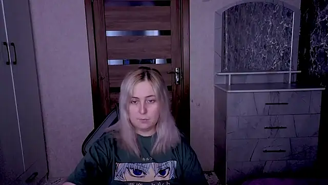 Kristy-Max online show from April 17, 3:15 pm