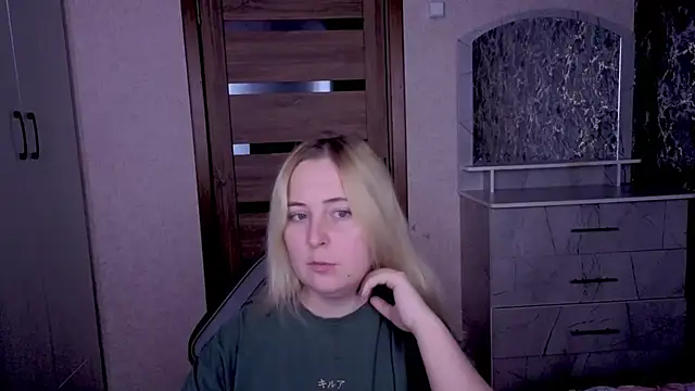 Kristy-Max online show from June 1, 8:41 pm
