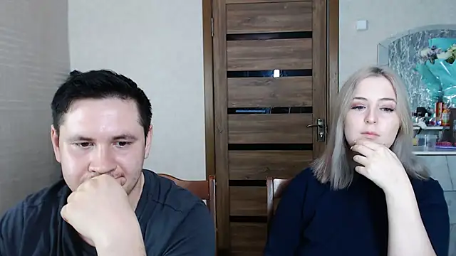 Snapshot of Kristy-Max chatting on March 12, 9:34 am Kristy-Max online show from March 12, 9:34 am
