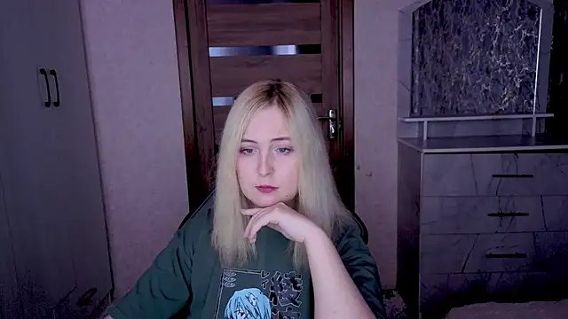 Kristy-Max online show from April 7, 8:54 pm