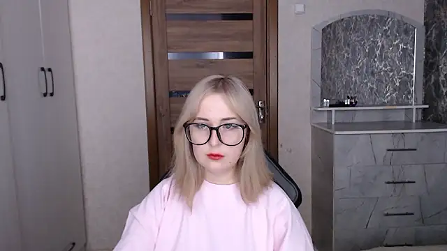 Kristy-Max online show from January 14, 8:45 pm