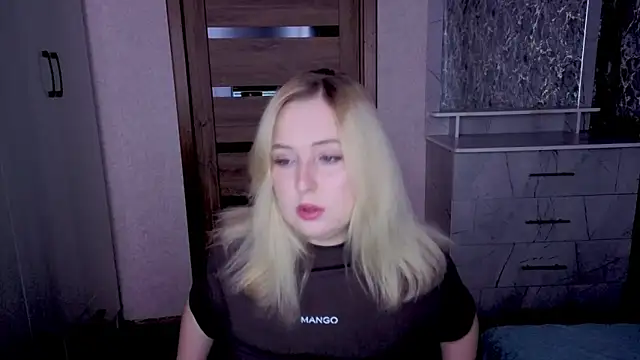 Kristy-Max online show from May 17, 9:37 pm