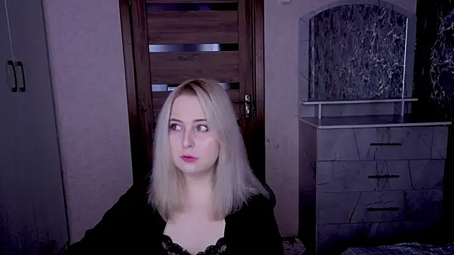 Kristy-Max online show from April 12, 9:07 pm