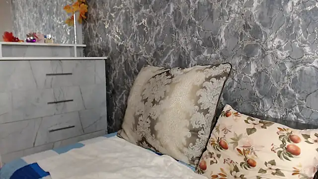 Snapshot of Kristy-Max chatting on October 3, 9:27 pm Kristy-Max online show from October 3, 9:27 pm