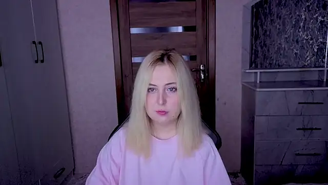 Kristy-Max online show from April 8, 9:49 pm