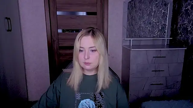 Kristy-Max online show from May 18, 9:08 pm