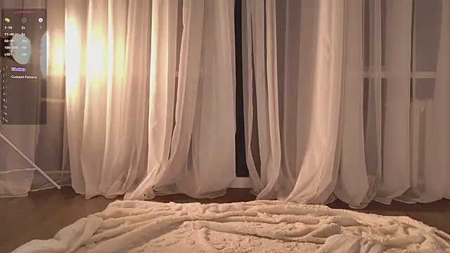 Snapshot of SunnyRisha chatting on February 8, 5:16 am SunnyRisha online show from February 8, 5:16 am