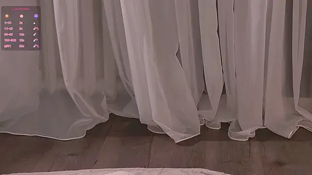 Snapshot of SunnyRisha chatting on February 12, 5:29 am SunnyRisha online show from February 12, 5:29 am