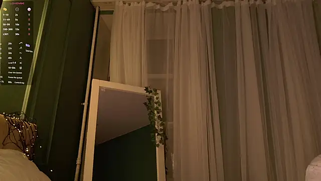 Snapshot of SunnyRisha chatting on November 17, 5:11 am SunnyRisha online show from November 17, 5:11 am