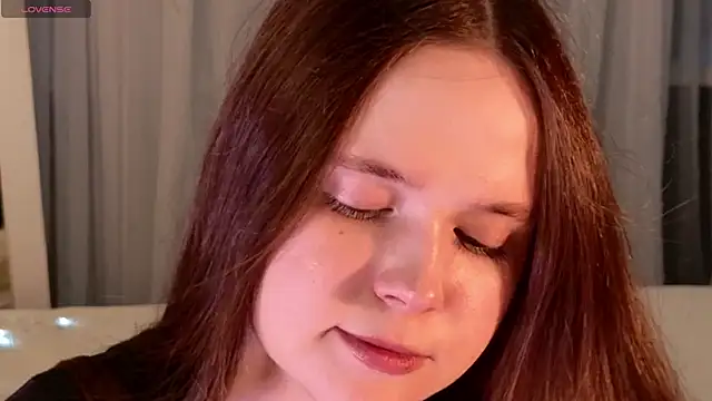 Snapshot of SunnyRisha chatting on October 25, 5:06 am SunnyRisha online show from October 25, 5:06 am