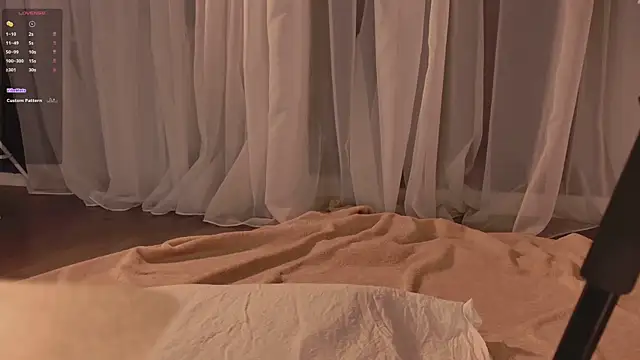 Snapshot of SunnyRisha chatting on February 18, 5:27 am SunnyRisha online show from February 18, 5:27 am