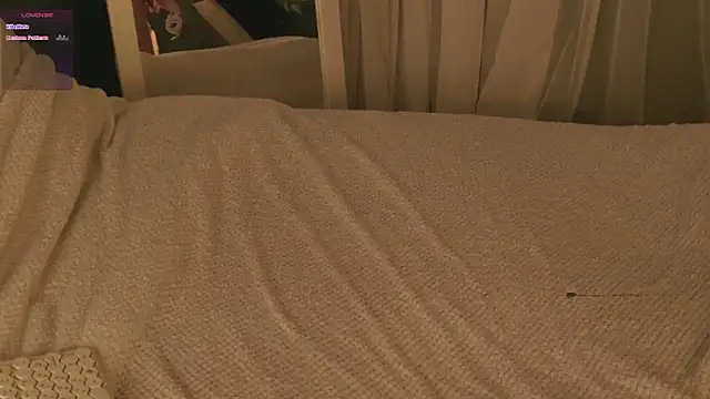 Snapshot of SunnyRisha chatting on November 29, 5:18 am SunnyRisha online show from November 29, 5:18 am