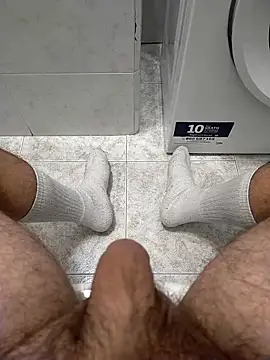 Snapshot of user_662 chatting on February 15, 5:23 pm user 662 online show from February 15, 5:23 pm