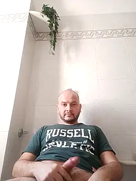 Snapshot of user_662 chatting on February 20, 11:45 am user 662 online show from February 20, 11:45 am