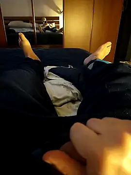 Snapshot of user_662 chatting on February 28, 11:37 pm user 662 online show from February 28, 11:37 pm