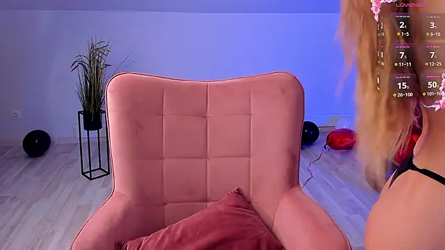 Snapshot of CherieDane chatting on February 21, 1:13 pm CherieDane online show from February 21, 1:13 pm