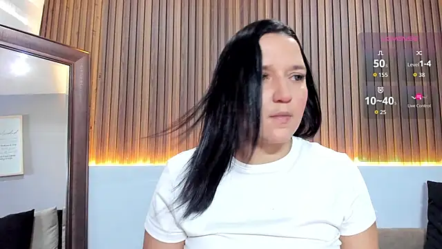 Snapshot of _EmilyJireh_ chatting on July 15, 7:32 pm EmilyJireh online show from July 15, 7:32 pm