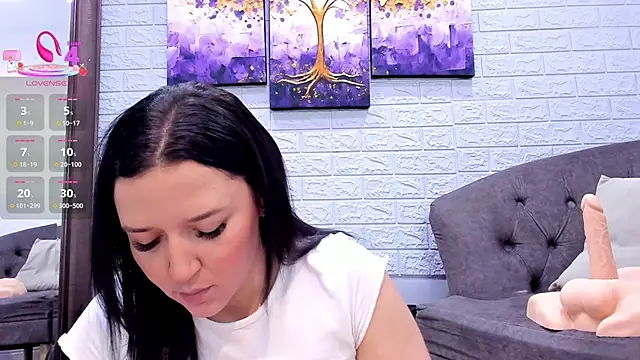  EmilyJireh  online show from April 17, 7:28 pm