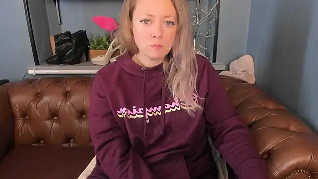 JesiaFoxi online show from June 24, 5:33 pm
