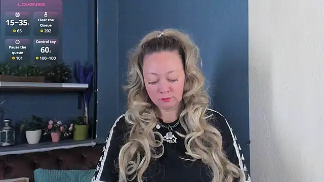JesiaFoxi online show from October 2, 11:13 am