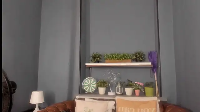 JesiaFoxi online show from February 24, 9:30 pm