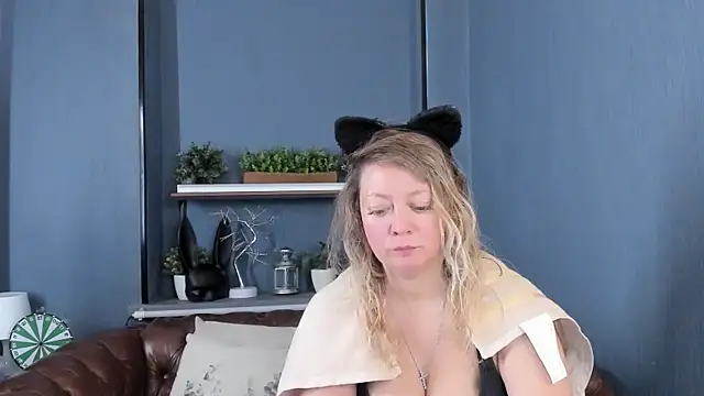 JesiaFoxi online show from October 7, 10:38 am