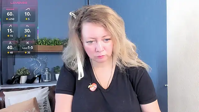 JesiaFoxi online show from December 17, 1:16 pm