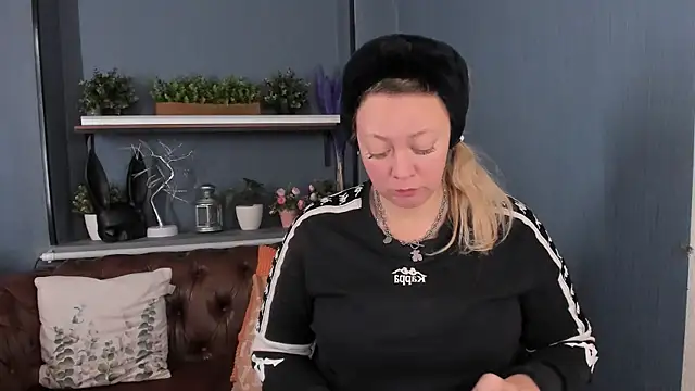 JesiaFoxi online show from October 4, 11:12 am