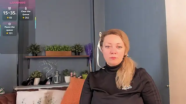 JesiaFoxi online show from December 18, 9:36 am