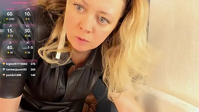 JesiaFoxi online show from December 13, 8:04 pm