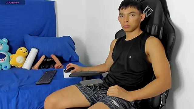 Tonny twink  online show from May 18, 1:28 am