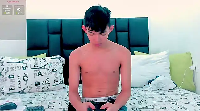 Snapshot of Tonny_twink_ chatting on January 30, 10:19 am Tonny twink  online show from January 30, 10:19 am