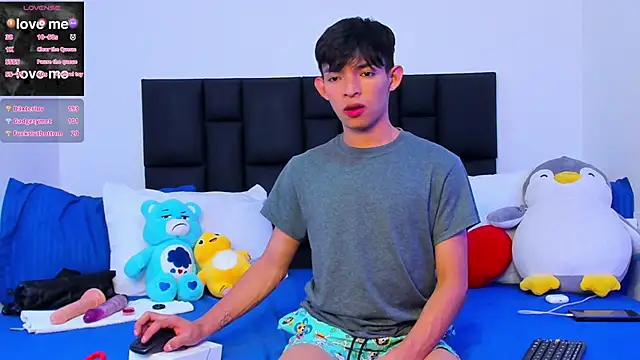 Snapshot of Tonny_twink_ chatting on March 12, 2:34 pm Tonny twink  online show from March 12, 2:34 pm