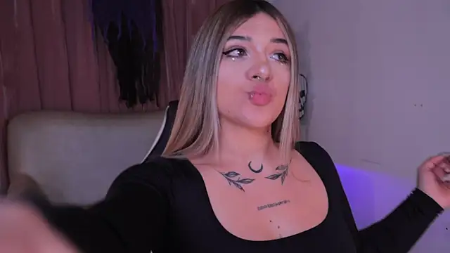 ashleyvalirya online show from October 22, 4:01 am