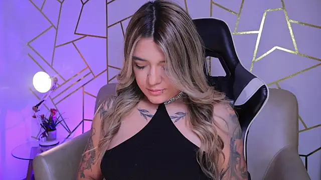 ashleyvalirya online show from September 26, 4:08 am