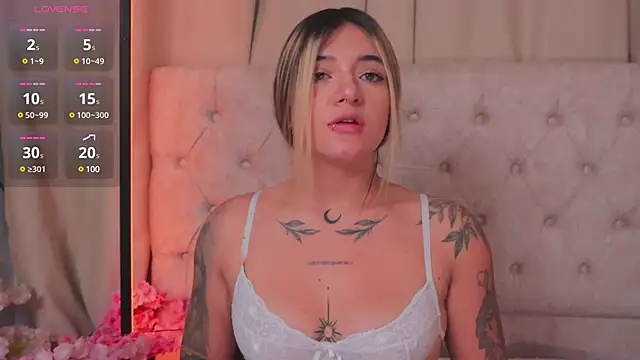 ashleyvalirya online show from March 3, 7:03 am