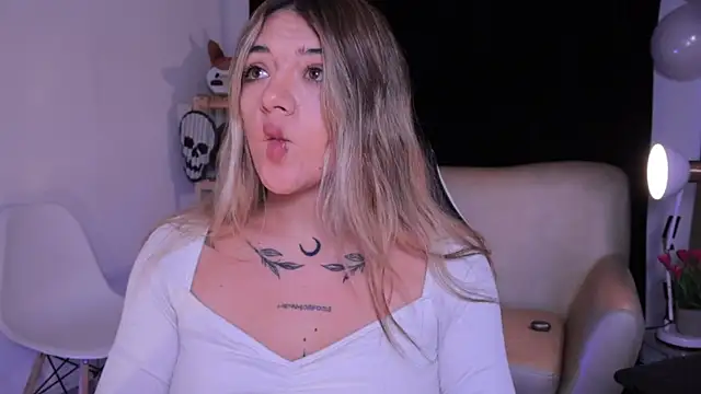 ashleyvalirya online show from October 29, 4:00 am