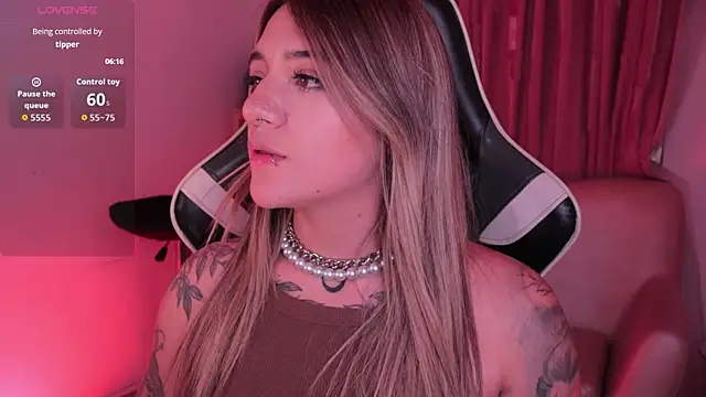 ashleyvalirya online show from December 18, 4:06 am