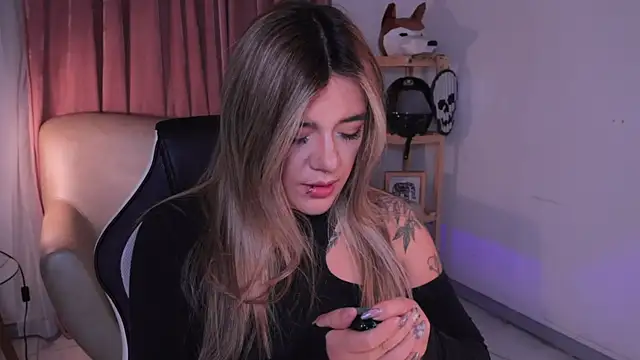 ashleyvalirya online show from October 23, 4:11 am