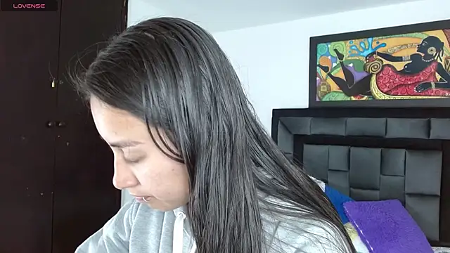 tatiana valencia online show from February 18, 12:39 pm