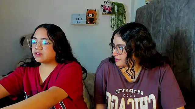 maddie-and-chelsea- online show from January 10, 4:24 pm