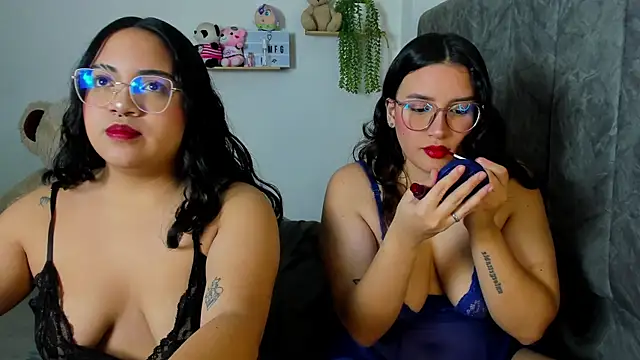 Snapshot of maddie-and-chelsea- chatting on September 26, 11:28 am maddie-and-chelsea- online show from September 26, 11:28 am