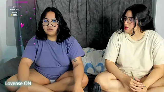 maddie-and-chelsea- online show from July 29, 5:01 pm