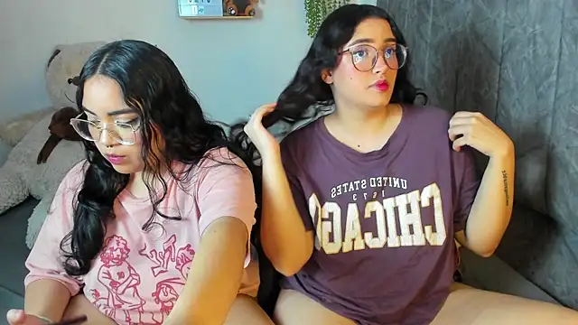 maddie-and-chelsea- online show from December 22, 11:21 am