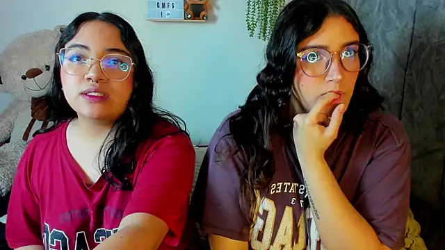 maddie-and-chelsea- online show from January 12, 5:42 pm