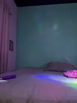 xMirana  online show from April 12, 7:44 am