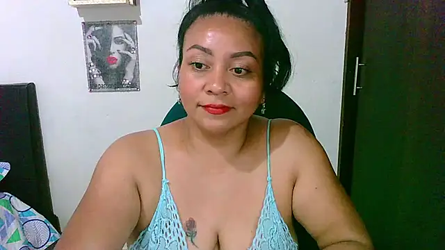 Snapshot of zaray_bella chatting on April 24, 8:11 pm zaray bella online show from April 24, 8:11 pm